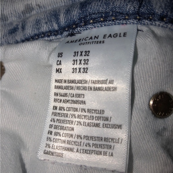 Acid wash and ripped American eagle jeans 31x32 - Picture 4 of 4